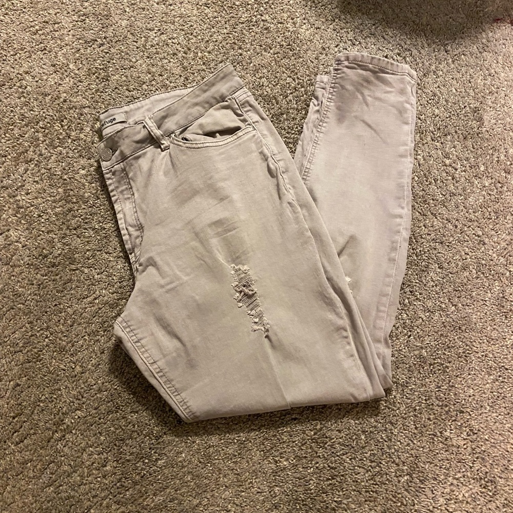 refuge Skinny Distressed Jeans in Light Taupe